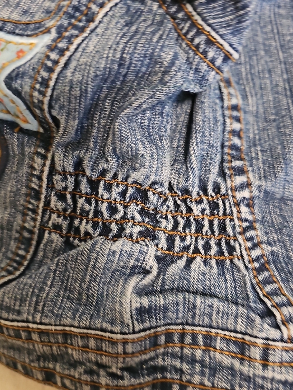 Vintage Levi Strauss Jeans Blue Denim Jacket with Star & Heart Patches - Picture 7 of 7